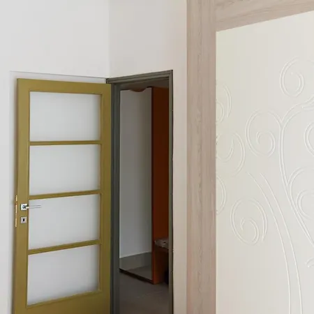 Apartment Joivy Smart 1-bed With Modern Amenities Milan